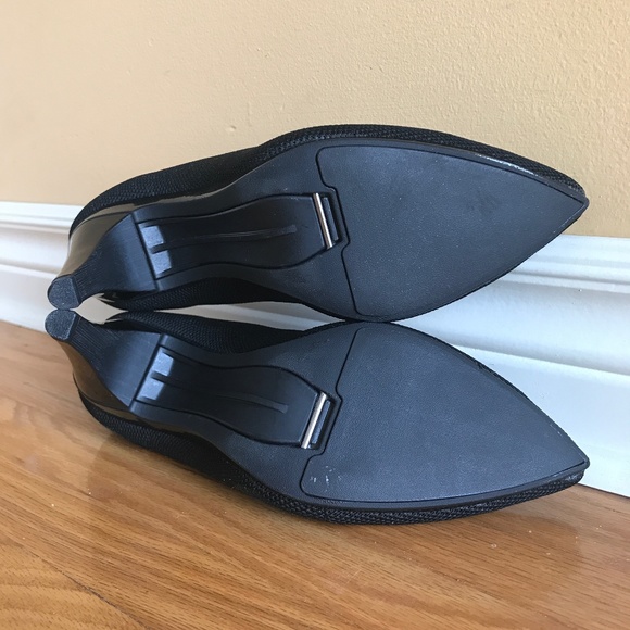 Convertible Heel 2-in-1 Pumps! VGUC - Picture 5 of 16